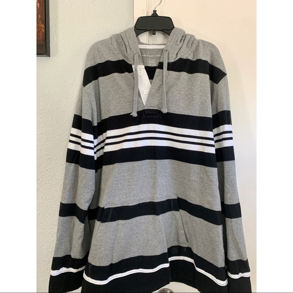 Men’s American Eagle sweater